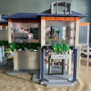 Playmobil hospital/clinic
